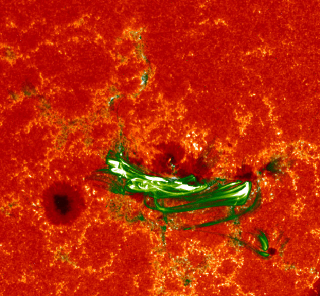 Composit of images of the June 6, 2000 solar flare taken in white ligh tand ultraviolet (TRACE)